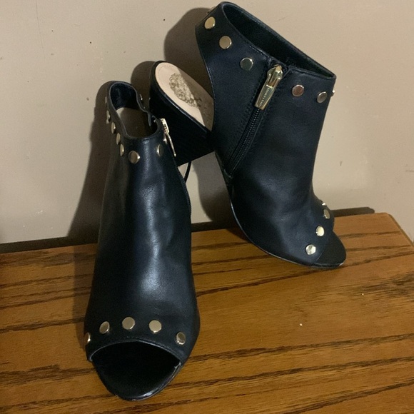Vince Camuto open toe booties, size 7 1/2 but fits like a size 7 - Picture 2 of 8